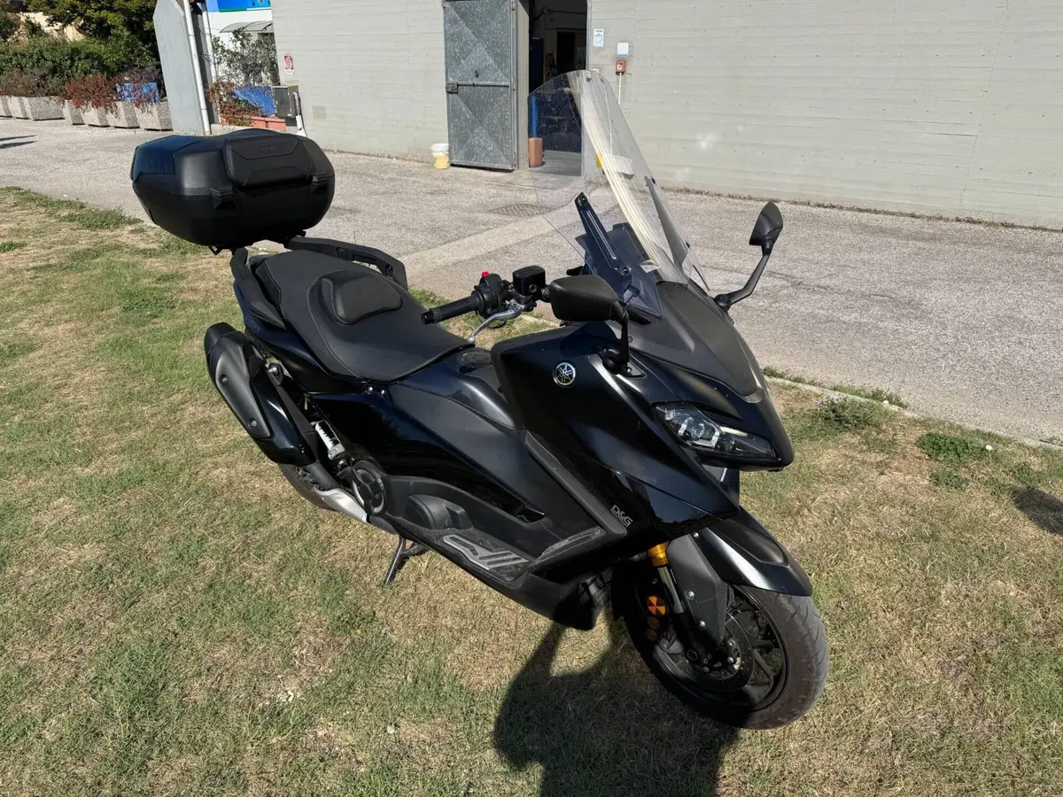 Yamaha T-Max 560 Tech Max (2022 - 24) (3)