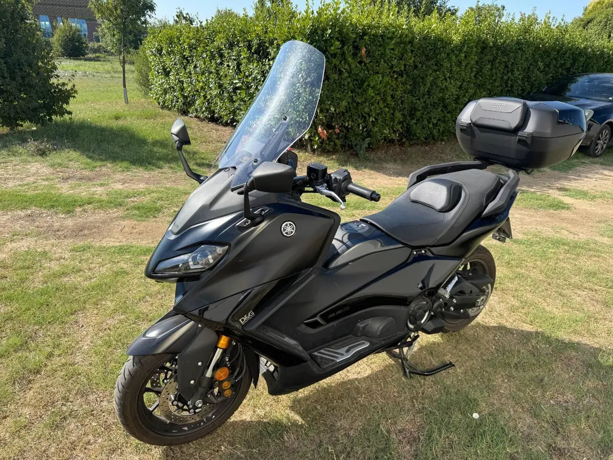 Yamaha T-Max 560 Tech Max (2022 - 24) (4)