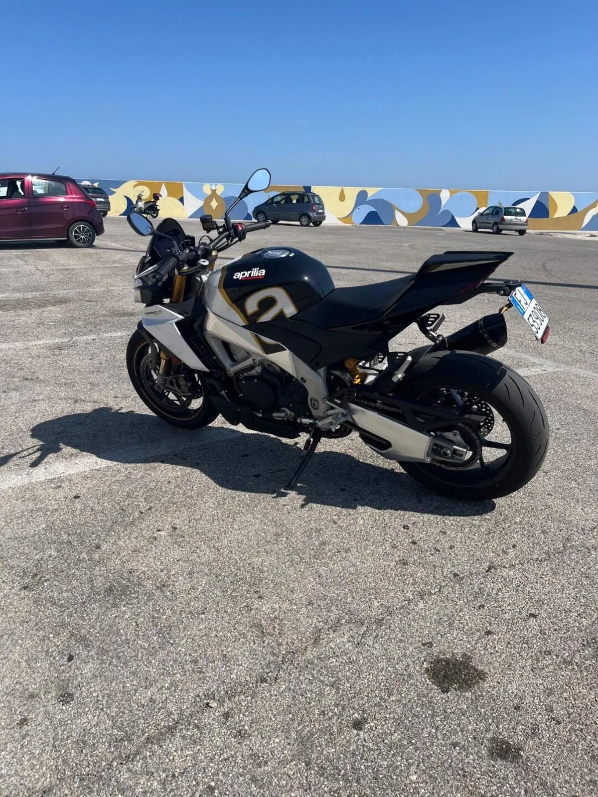 Aprilia Tuono V4 Factory (2021 - 24) (4)