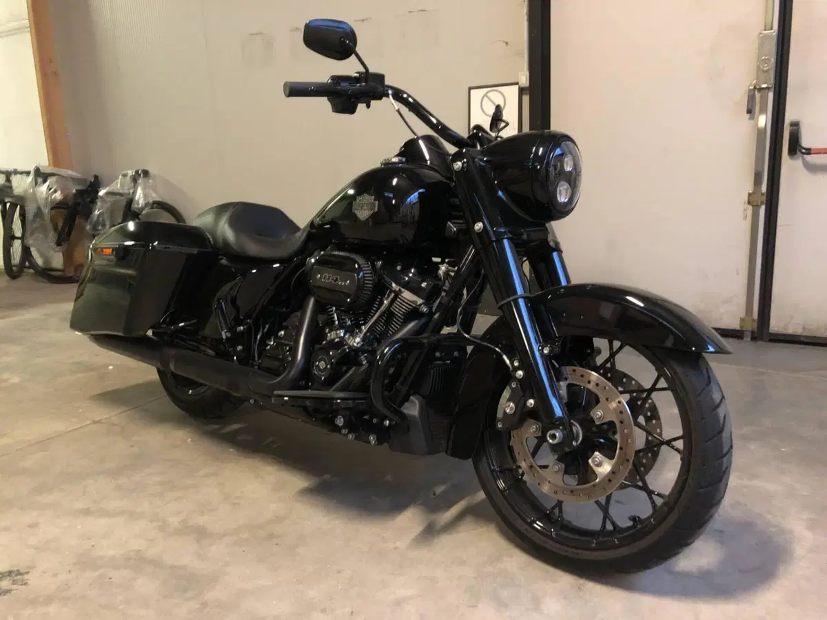 Harley-Davidson Road King Special (2021 - 25) (3)