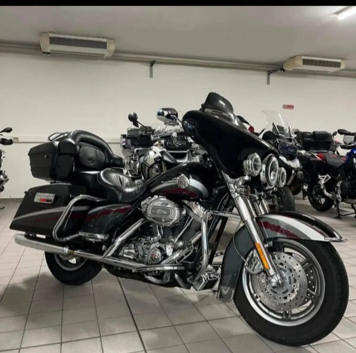 Harley-Davidson 1800 Electra Glide Ultra Classic (2005 - 06) - FLHTCUSE (6)