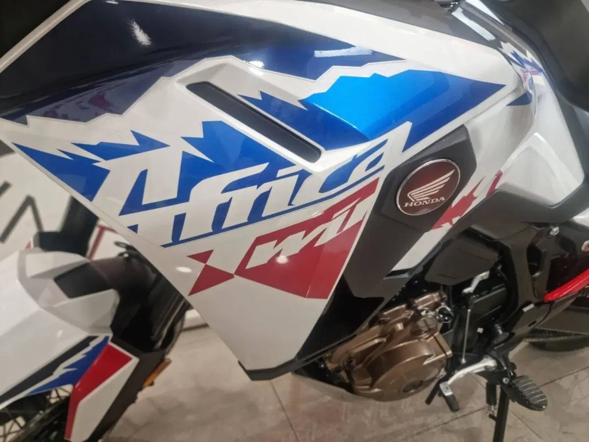 Honda Africa Twin CRF 1100L (2024 - 26) (5)