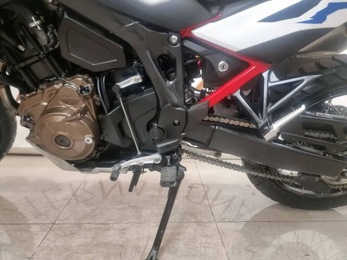 Honda Africa Twin CRF 1100L (2024 - 26) (6)