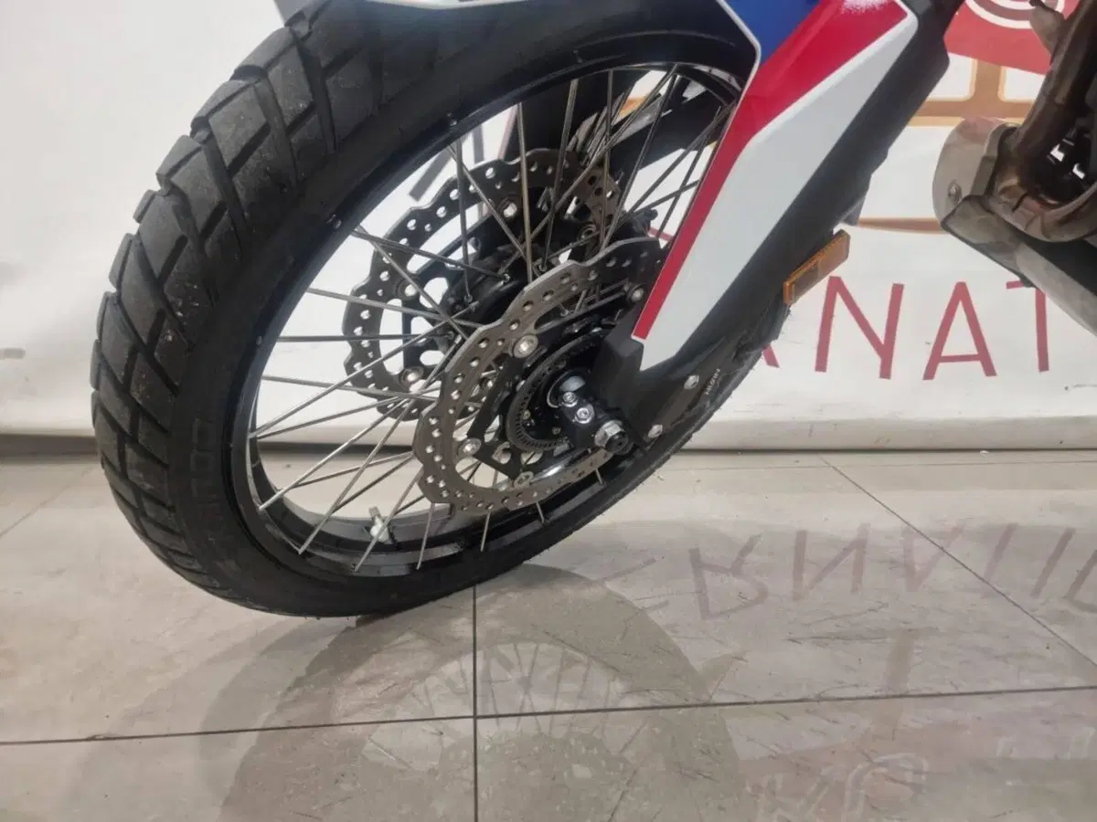 Honda Africa Twin CRF 1100L (2024 - 26) (9)