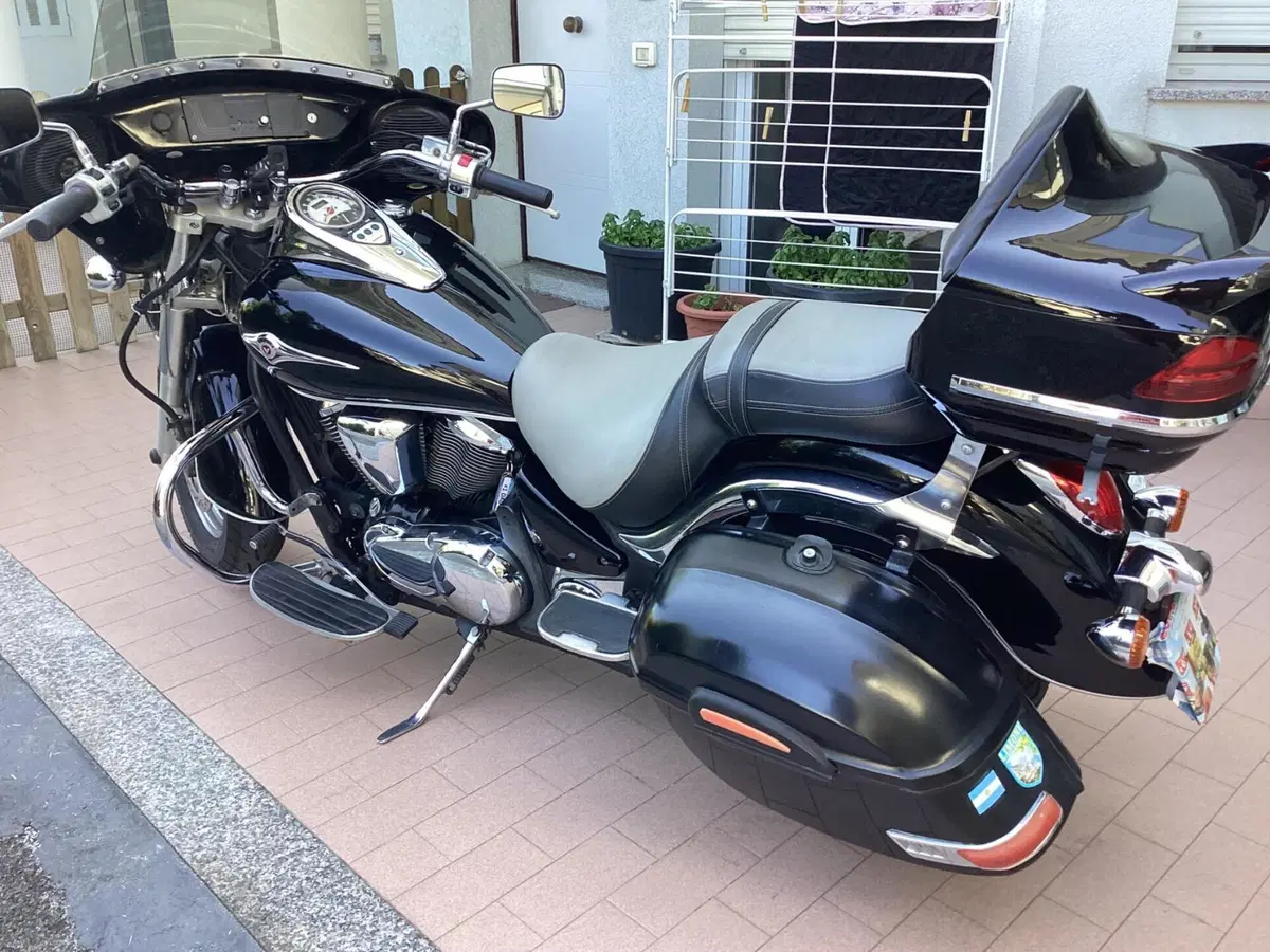 Kawasaki Vulcan VN 900 Custom (2006 - 09) (2)