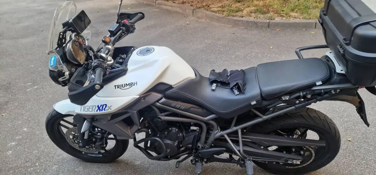 Triumph Tiger 800 XRx (2015 - 17) (2)