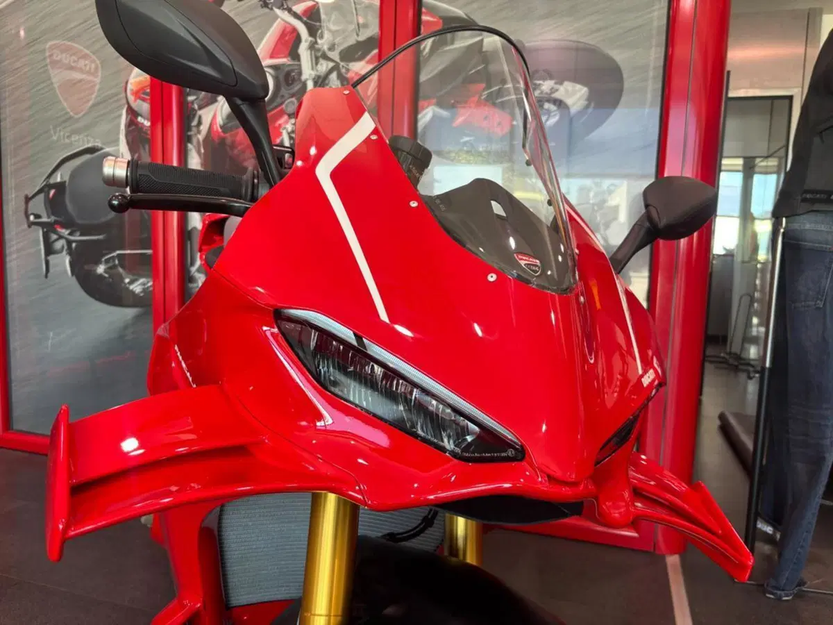 Ducati Panigale V4 R (2026) (3)