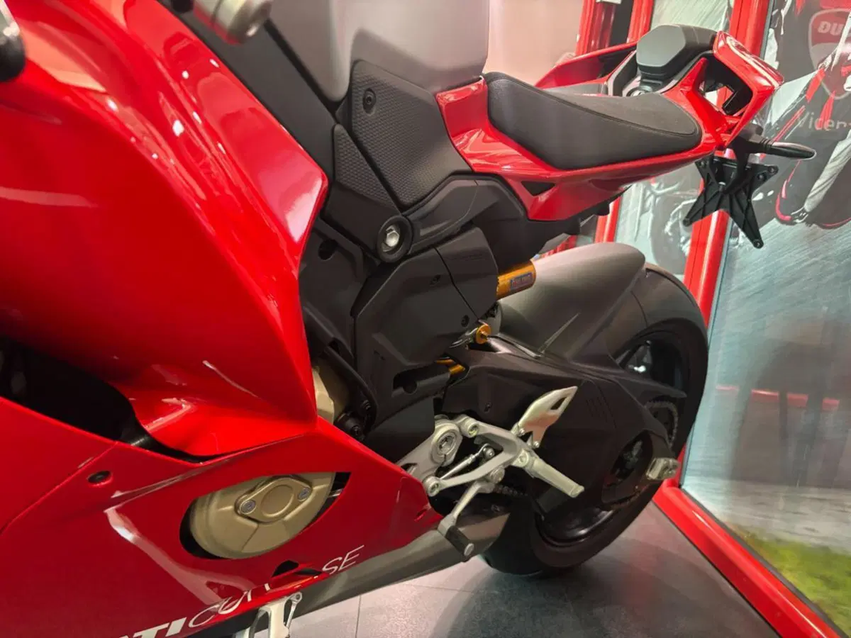 Ducati Panigale V4 R (2026) (9)