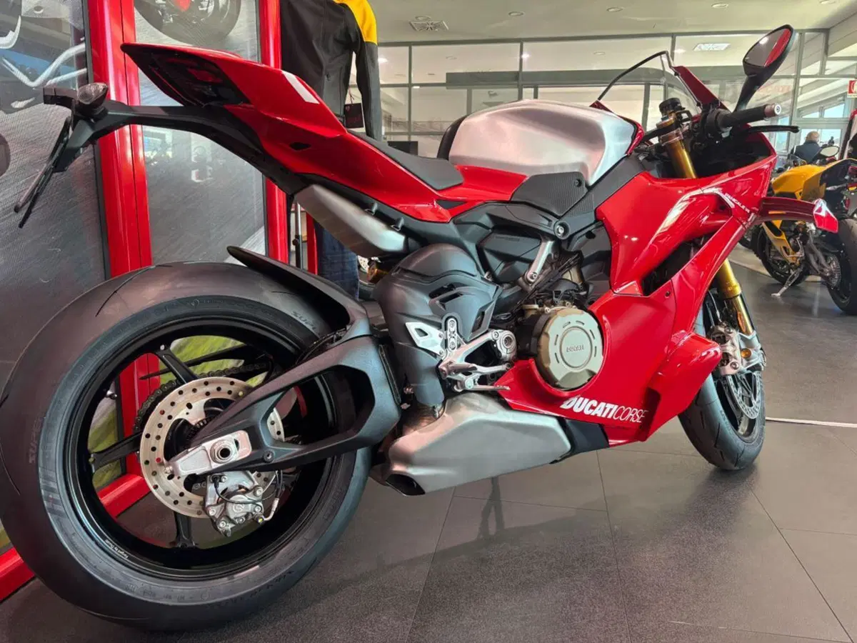 Ducati Panigale V4 R (2026) (5)