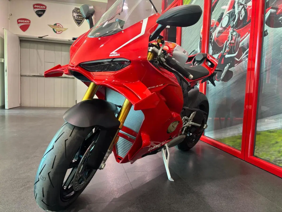 Ducati Panigale V4 R (2026) (2)