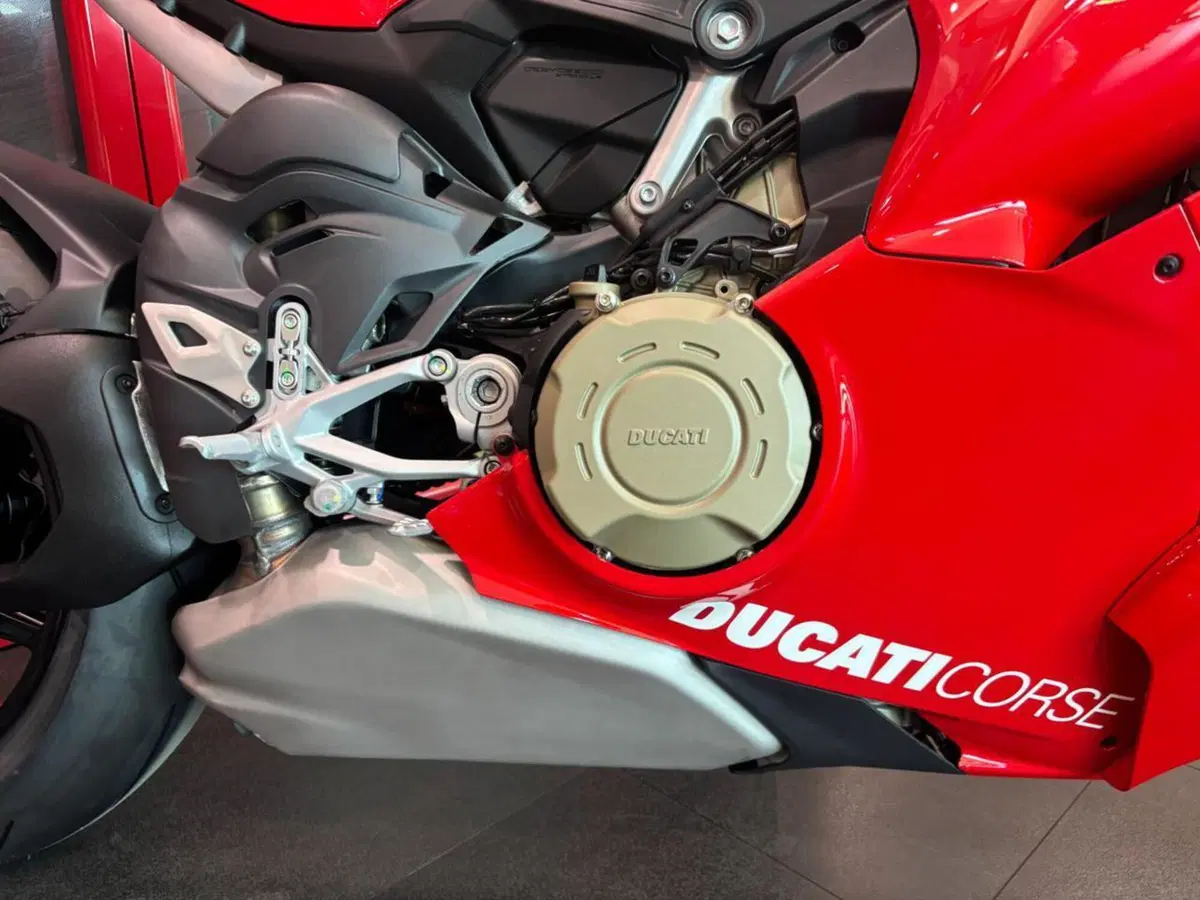 Ducati Panigale V4 R (2026) (6)