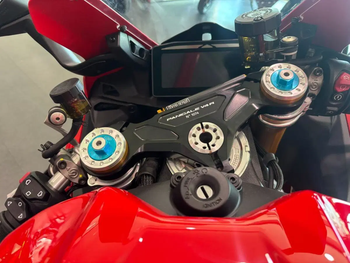 Ducati Panigale V4 R (2026) (8)