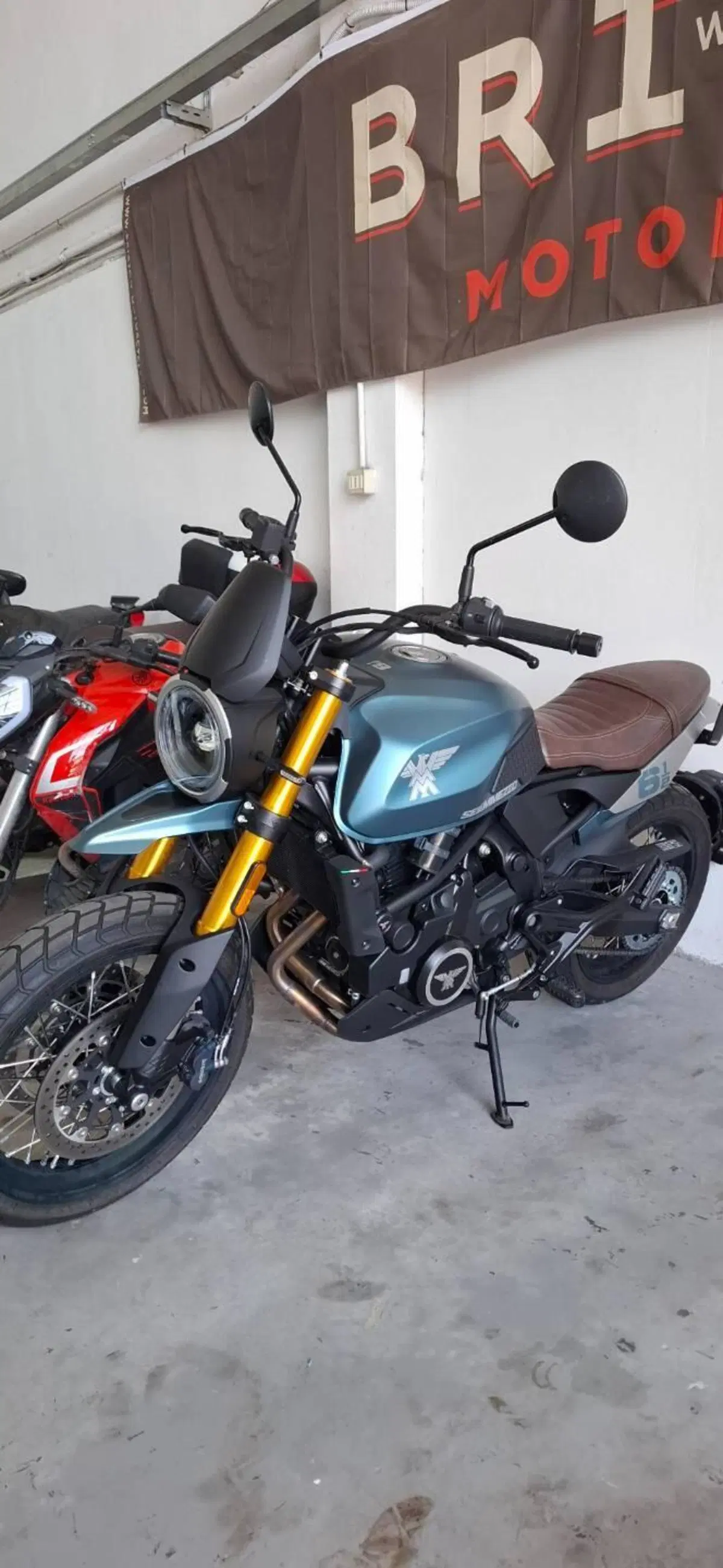 Moto Morini SEIEMMEZZO SCR (2022 - 26) (3)