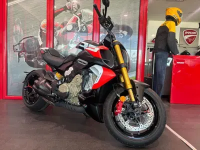 Ducati Diavel V4 RS (2026) nuova