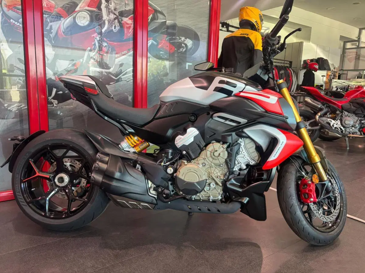 Ducati Diavel V4 RS (2026) (5)