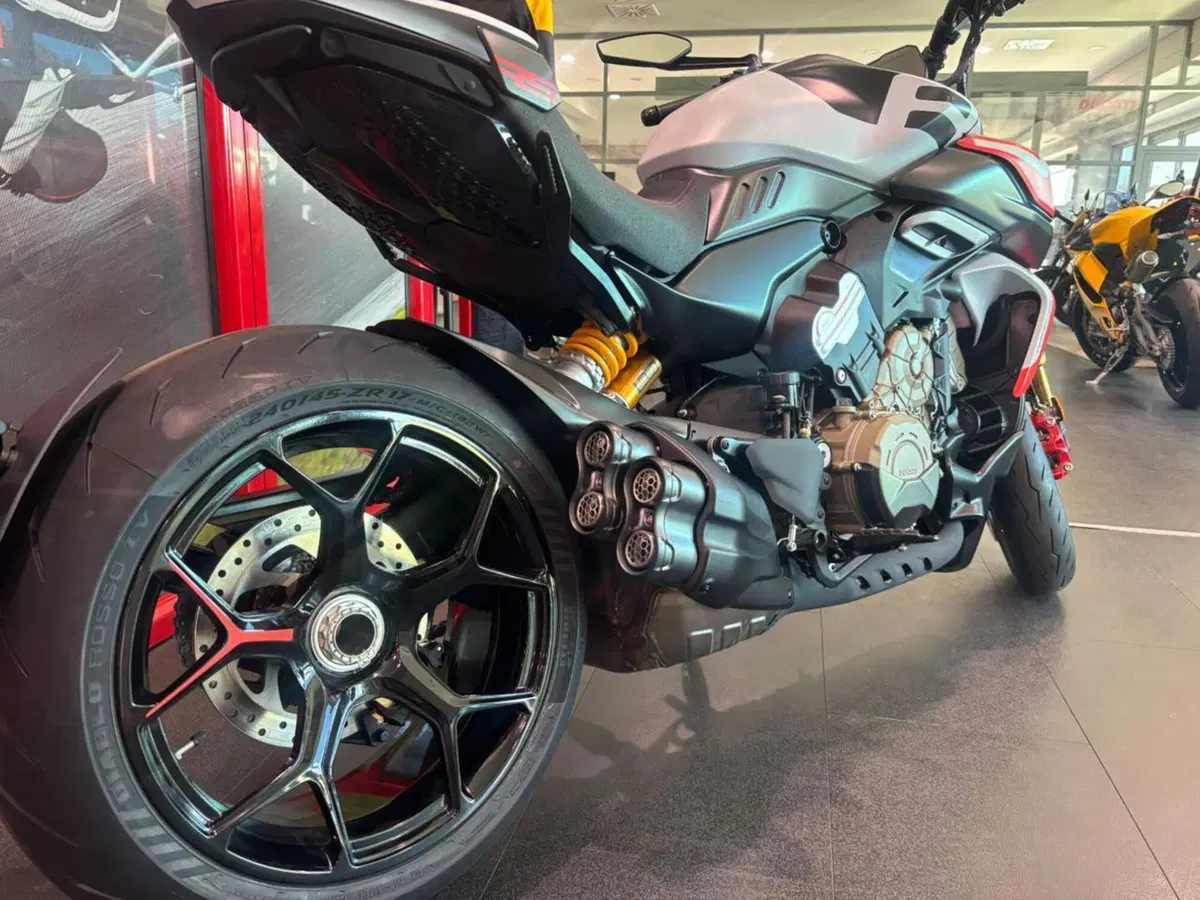 Ducati Diavel V4 RS (2026) (6)
