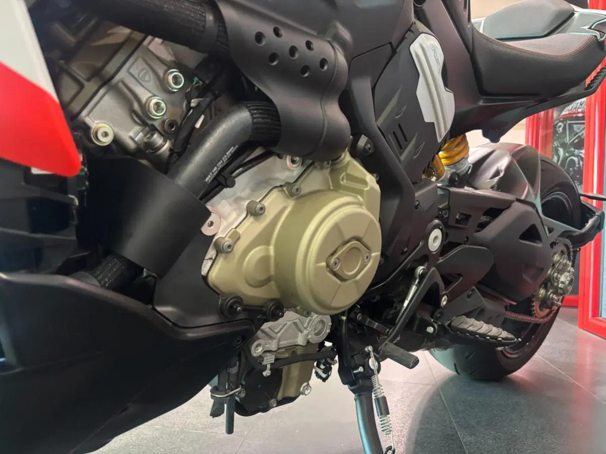 Ducati Diavel V4 RS (2026) (8)