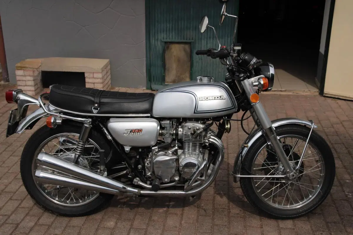 Honda CB 350 four (2)