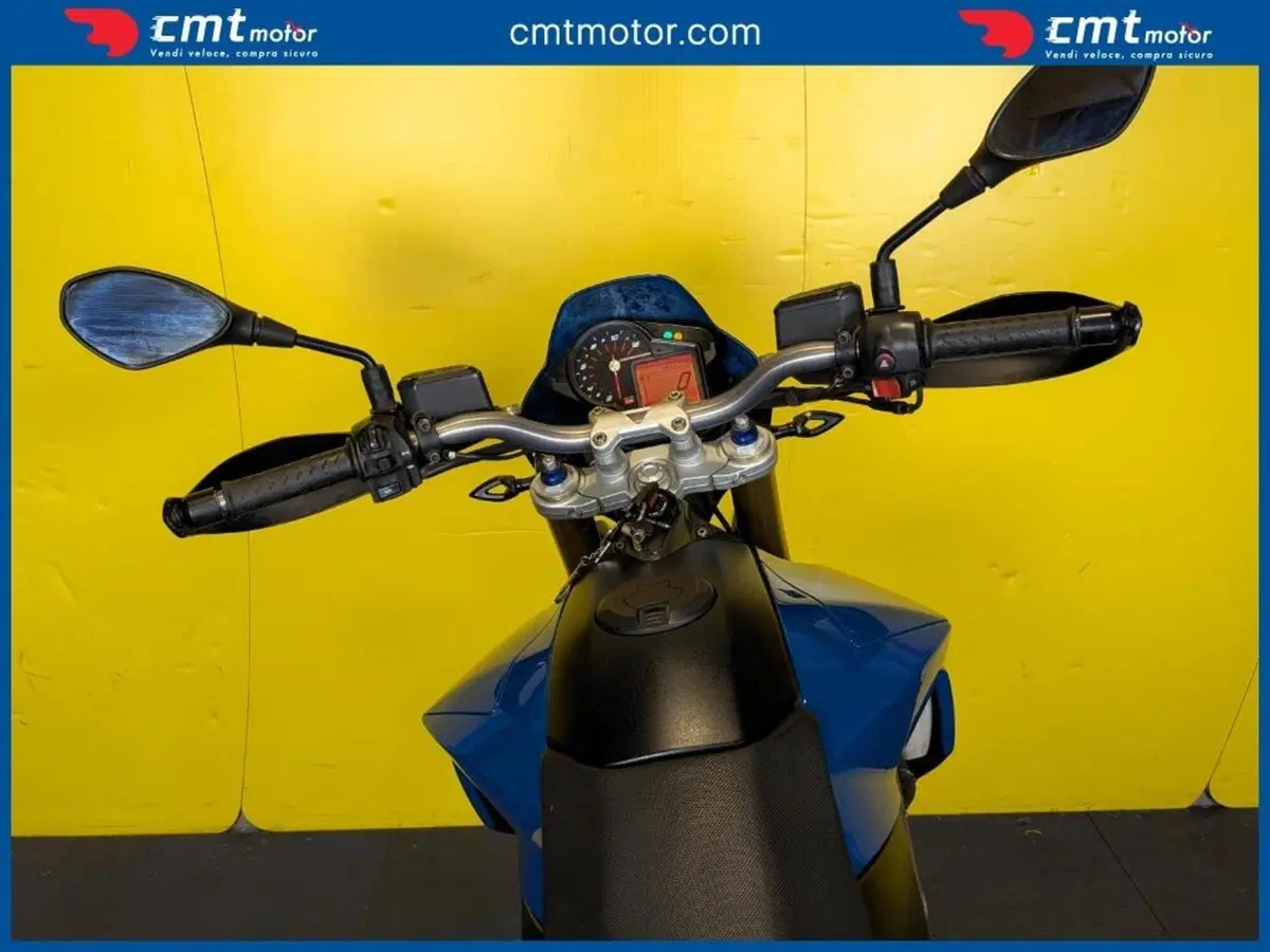 Aprilia Dorsoduro 750 (2009 - 14) (11)