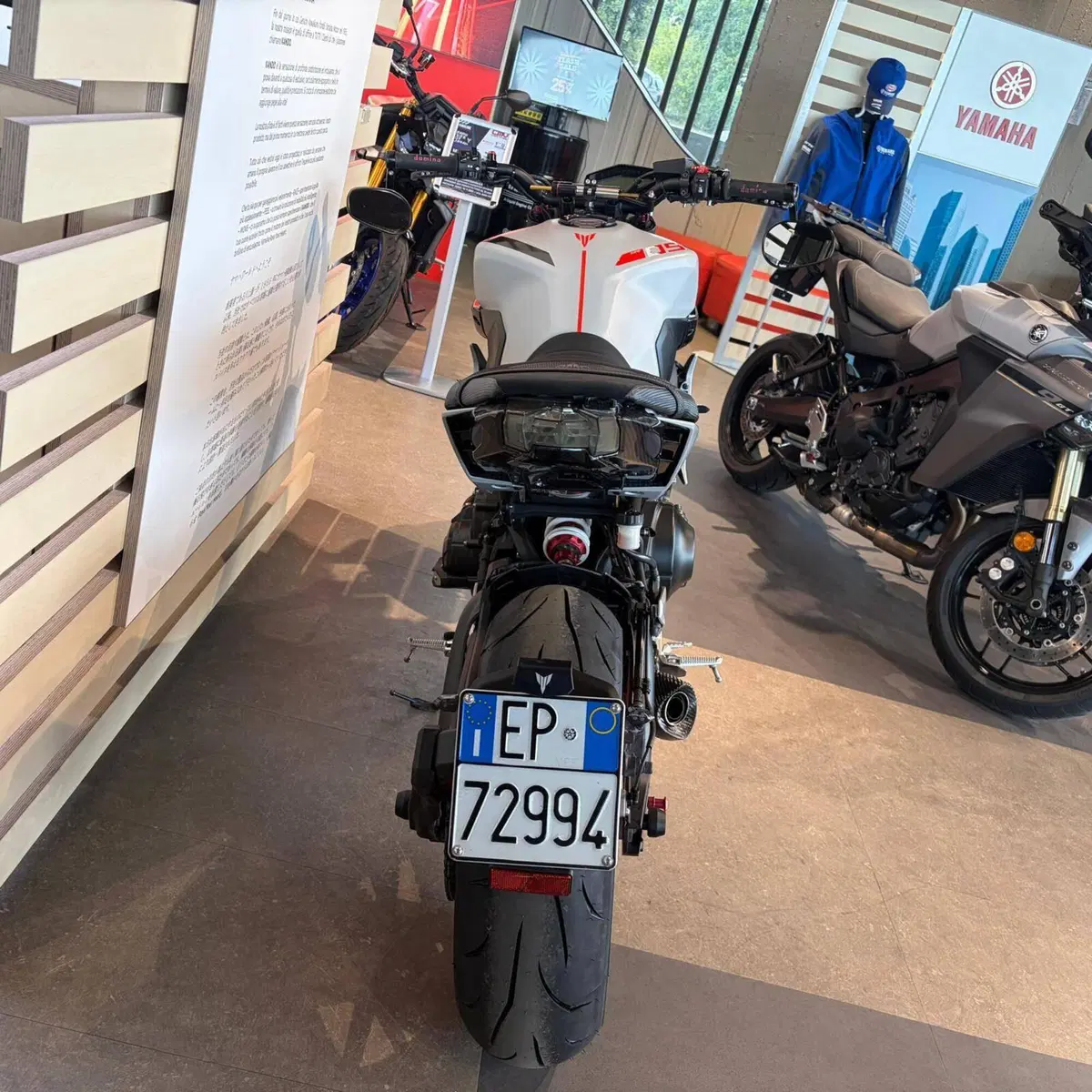 Yamaha MT-09 (2017 - 20) (2)