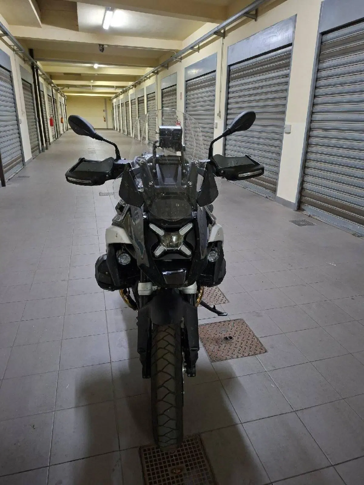 Bmw R 1300 GS Triple Black (2023 - 26) (4)