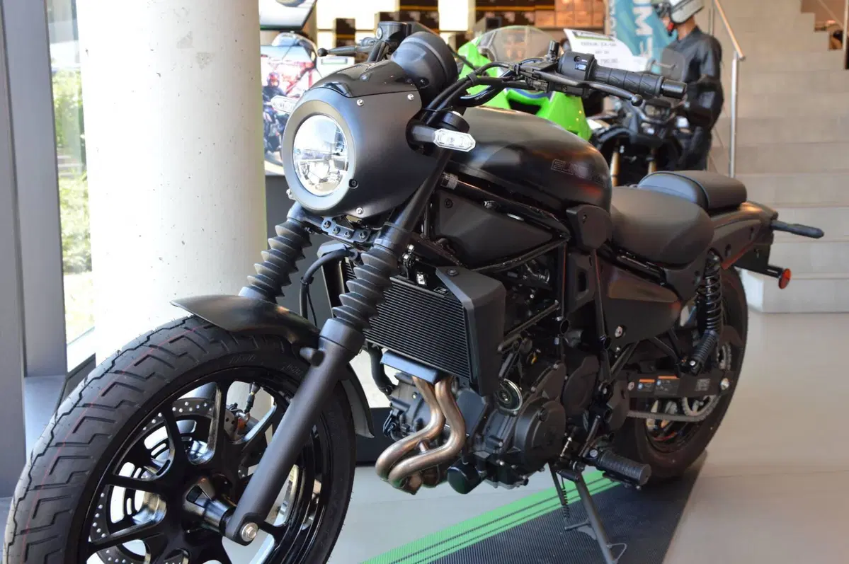 Kawasaki Eliminator 500 SE (2024 - 26) (2)