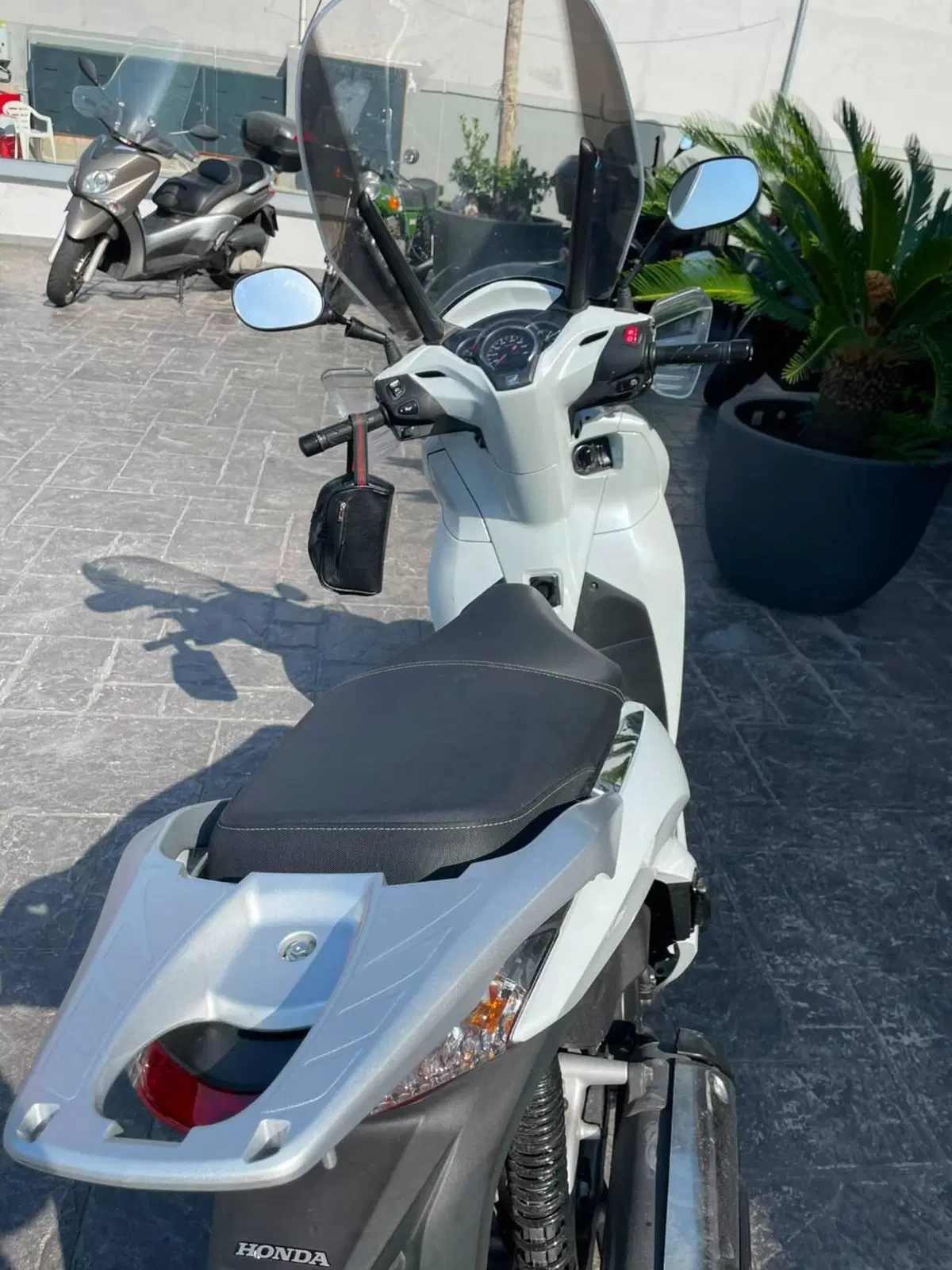 Honda SH 300 i ABS (2016 - 20) (3)