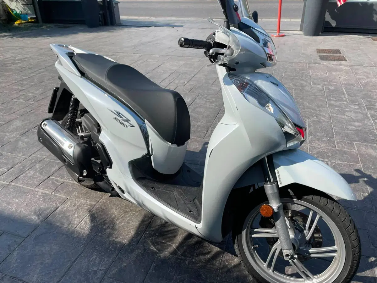 Honda SH 300 i ABS (2016 - 20) (6)