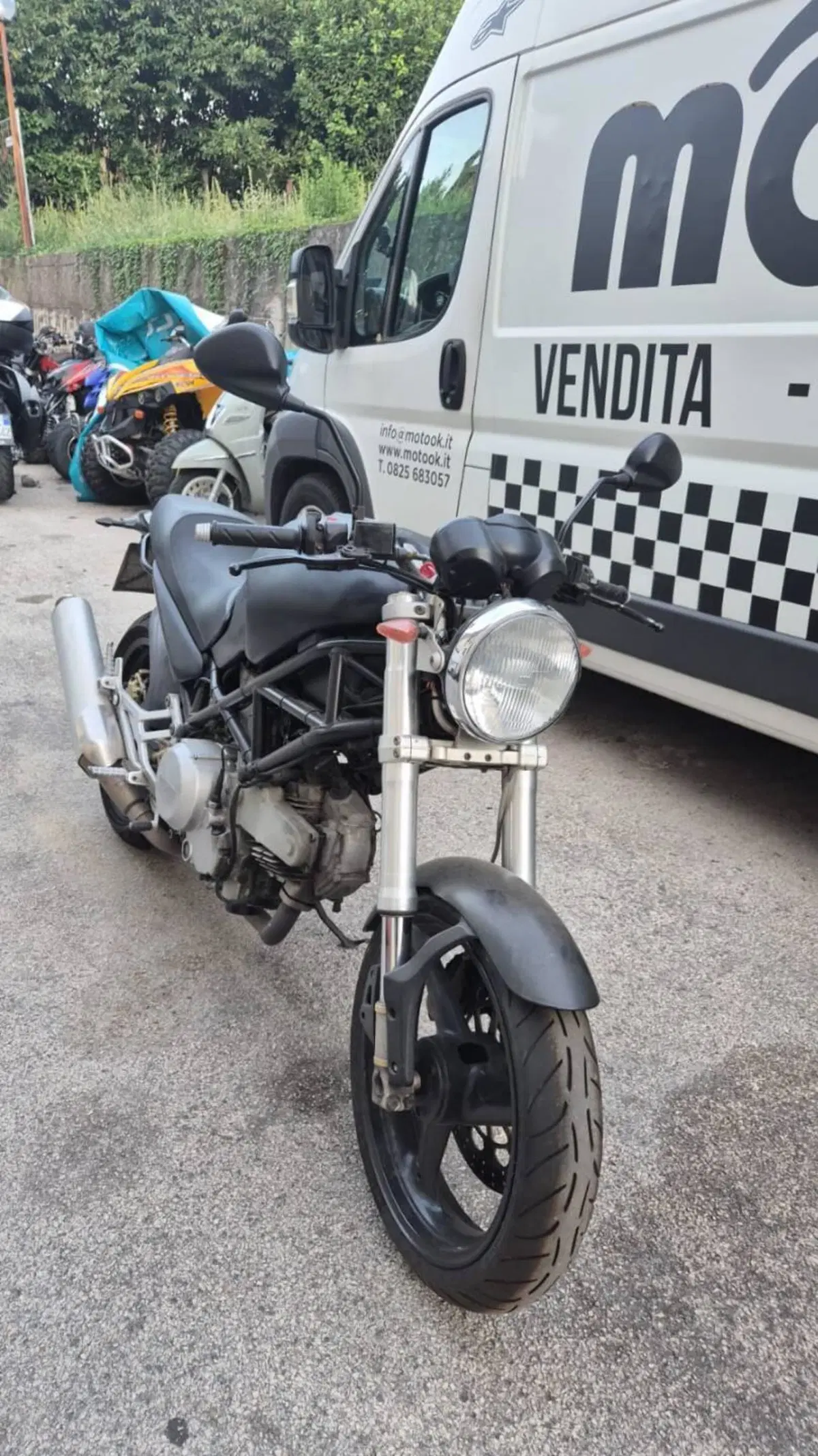 Ducati Monster 400 (2000 - 02) (2)