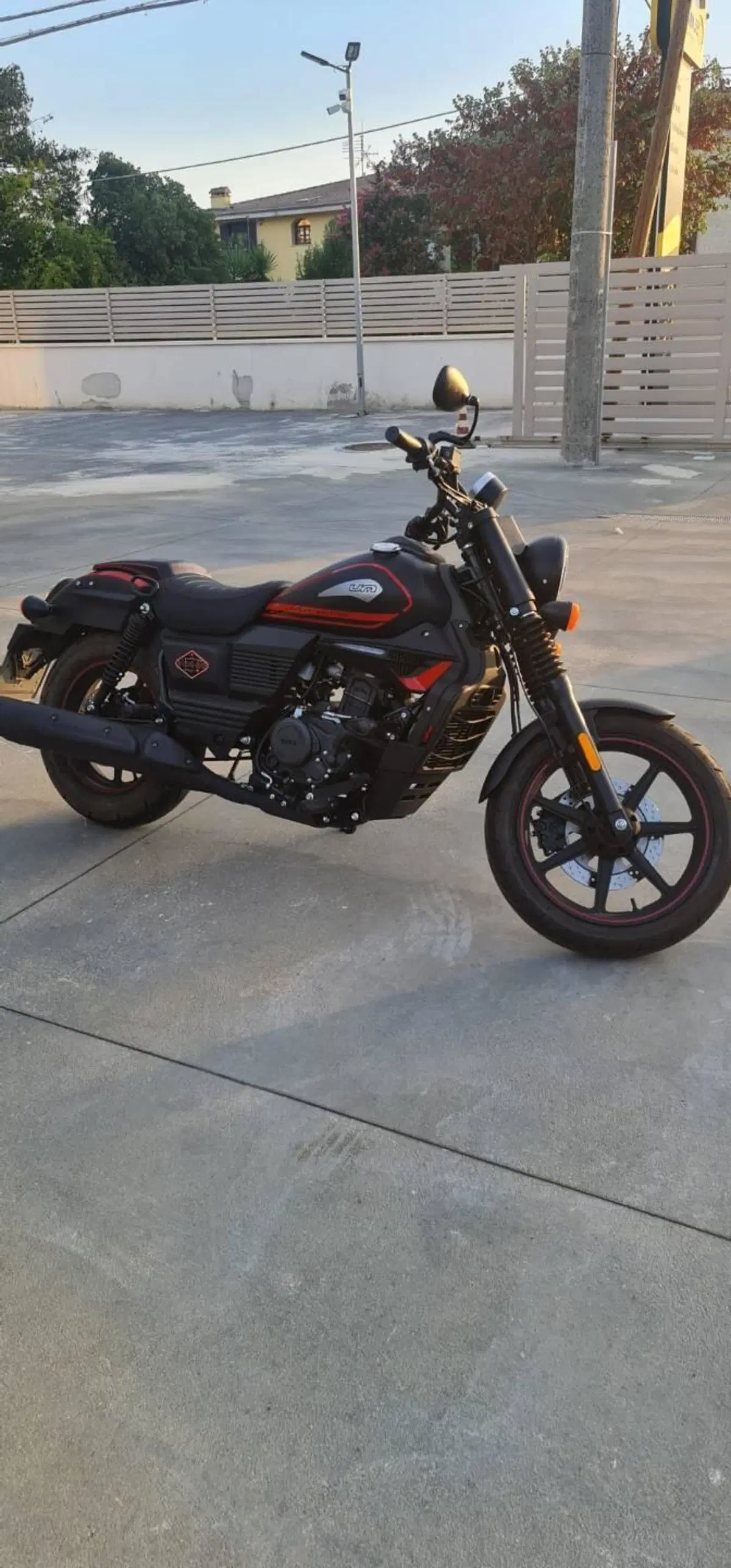 Um Italia Renegade Vegas 125 (2023 - 26) (3)