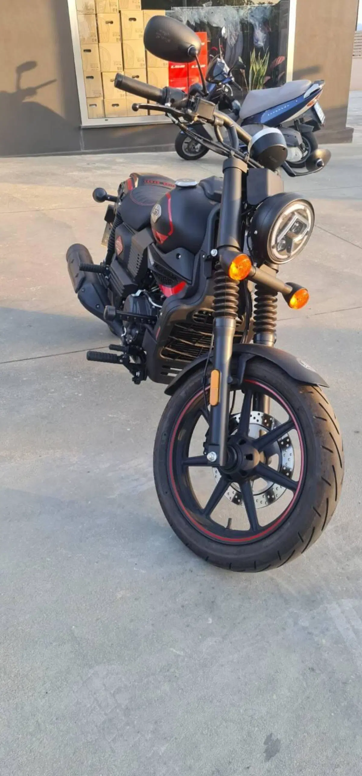 Um Italia Renegade Vegas 125 (2023 - 26) (4)