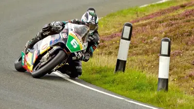 Classic TT: Dunlop vince anche sulla 250 2T, a Loughlin la Ultra Lightweight