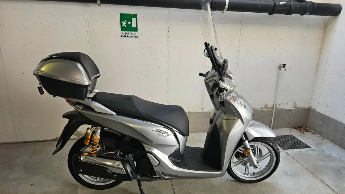 Honda SH 300 i ABS (2016 - 20) (17)