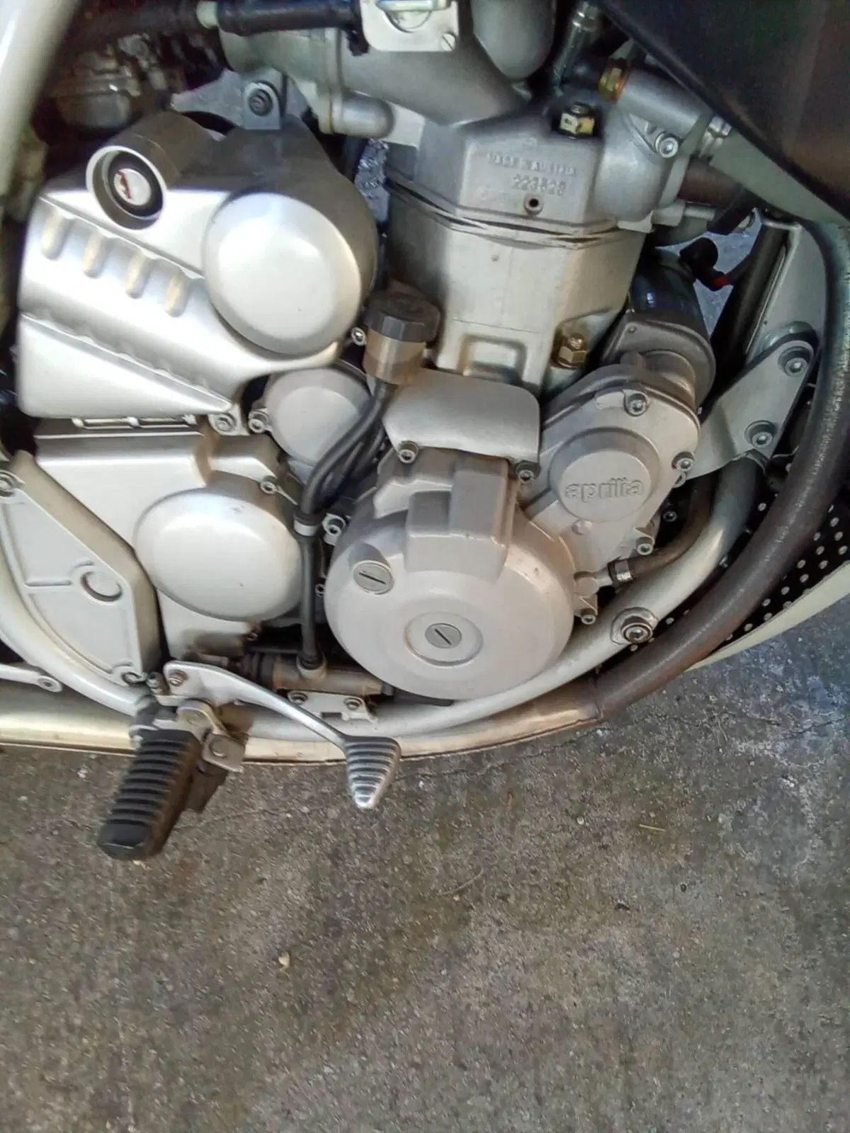Aprilia Moto' 650 (4)