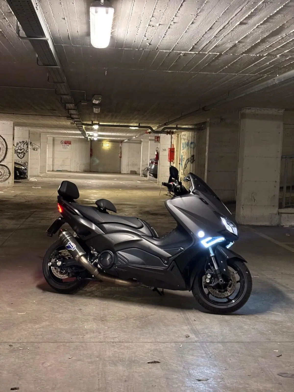 Yamaha T-Max 530 ABS (2015 - 17) (2)