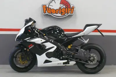 Suzuki GSX-R1000 (2006 - 08) usata