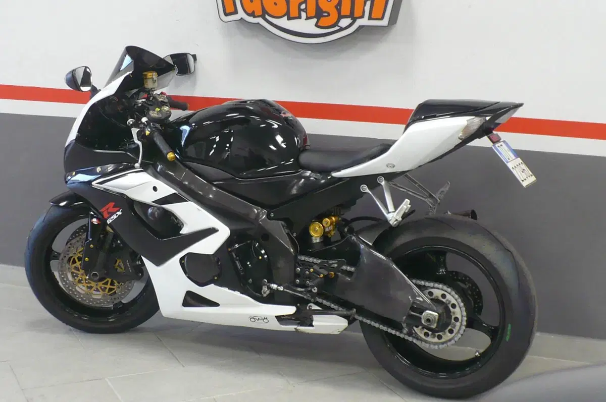 Suzuki GSX-R1000 (2006 - 08) (3)