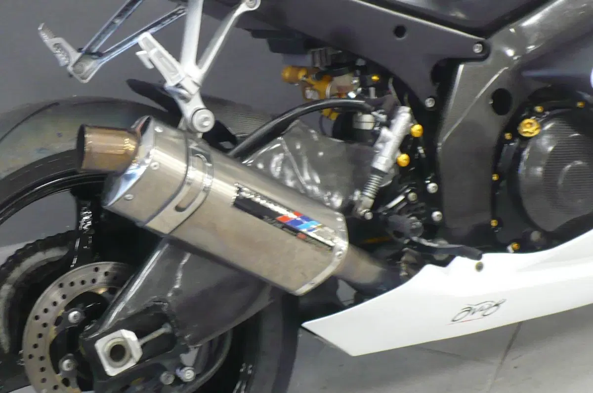 Suzuki GSX-R1000 (2006 - 08) (7)