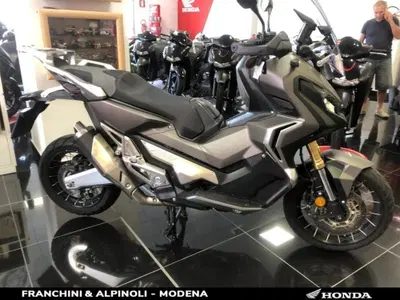 Honda X-ADV 750 (2017) usata