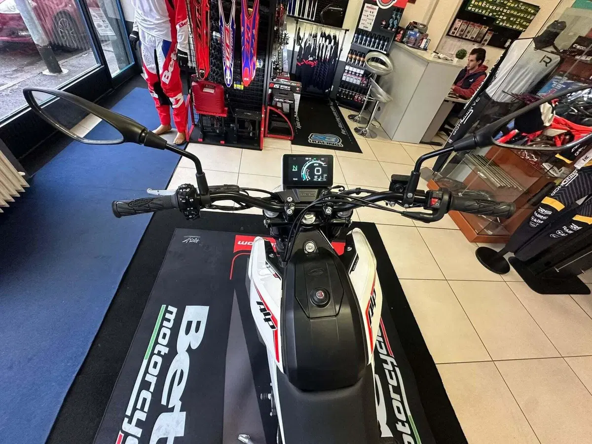 Betamotor Alp 4.0 (2024 - 26) (11)