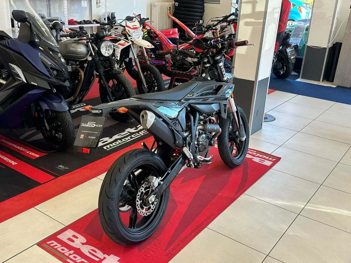 Betamotor RR 125 4T Motard T - X Special Edition (2025 - 26) (3)