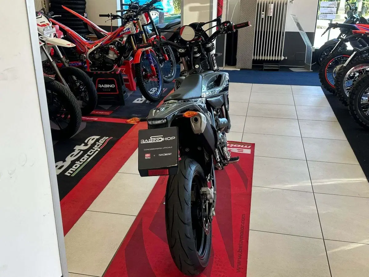 Betamotor RR 125 4T Motard T - X Special Edition (2025 - 26) (4)