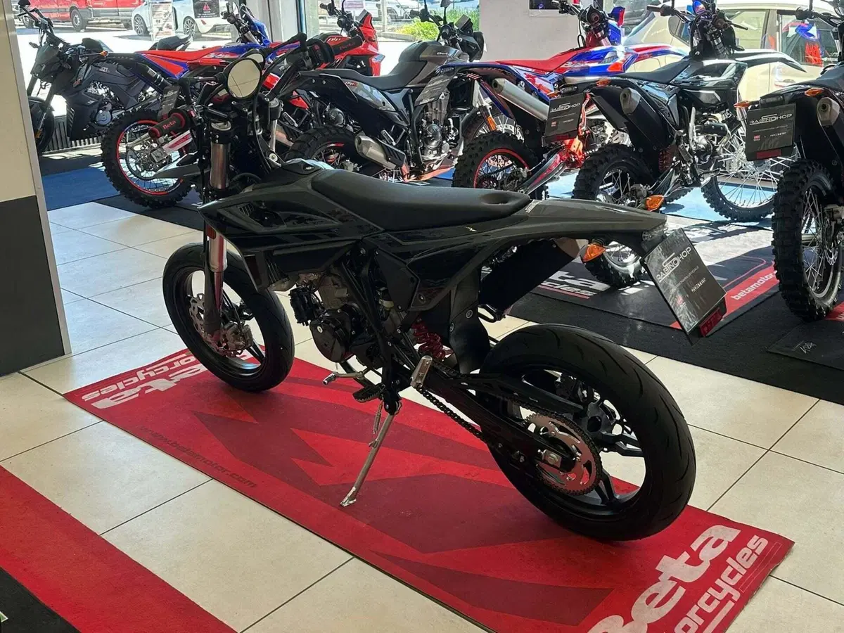 Betamotor RR 125 4T Motard T - X Special Edition (2025 - 26) (5)