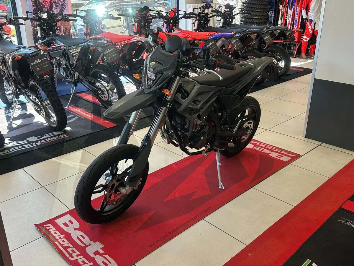 Betamotor RR 125 4T Motard T - X Special Edition (2025 - 26) (7)