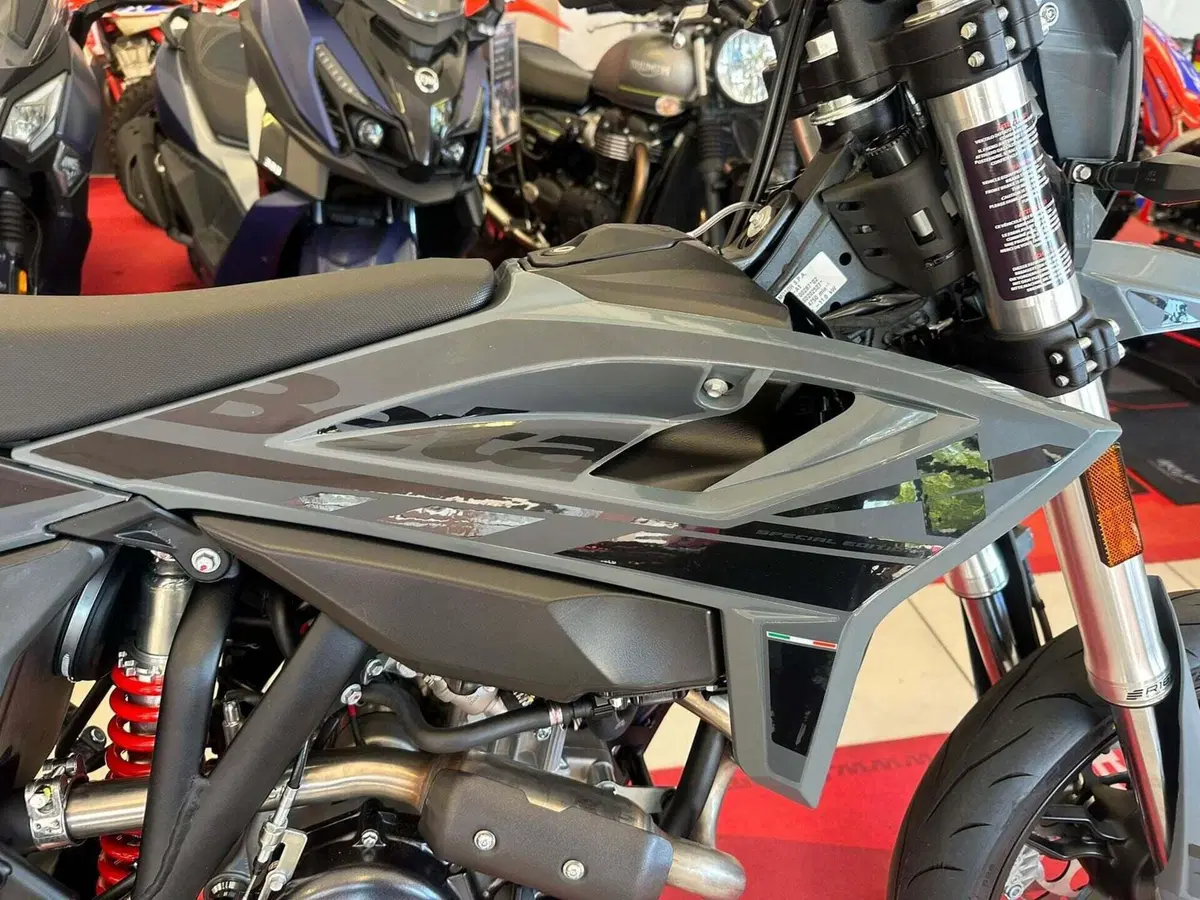 Betamotor RR 125 4T Motard T - X Special Edition (2025 - 26) (9)