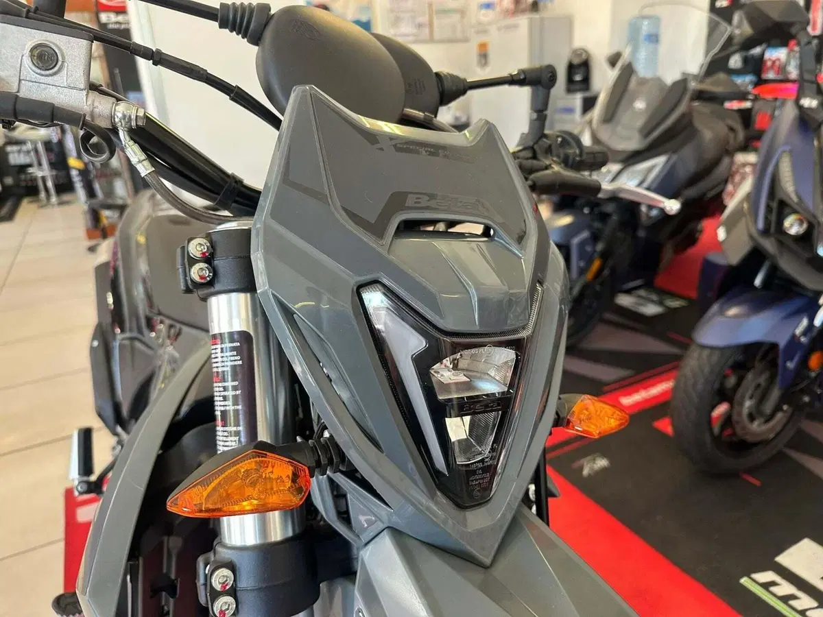 Betamotor RR 125 4T Motard T - X Special Edition (2025 - 26) (11)