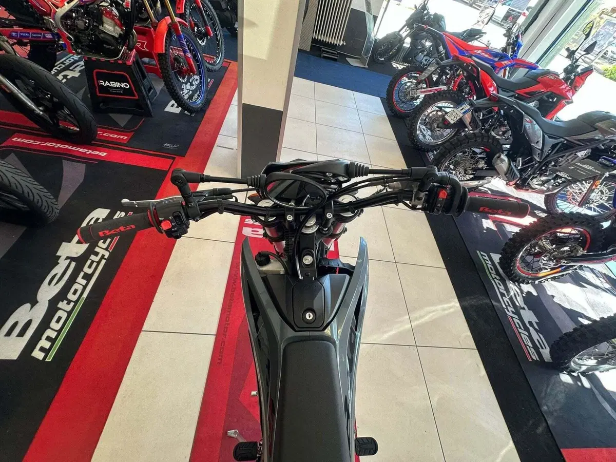 Betamotor RR 125 4T Motard T - X Special Edition (2025 - 26) (16)