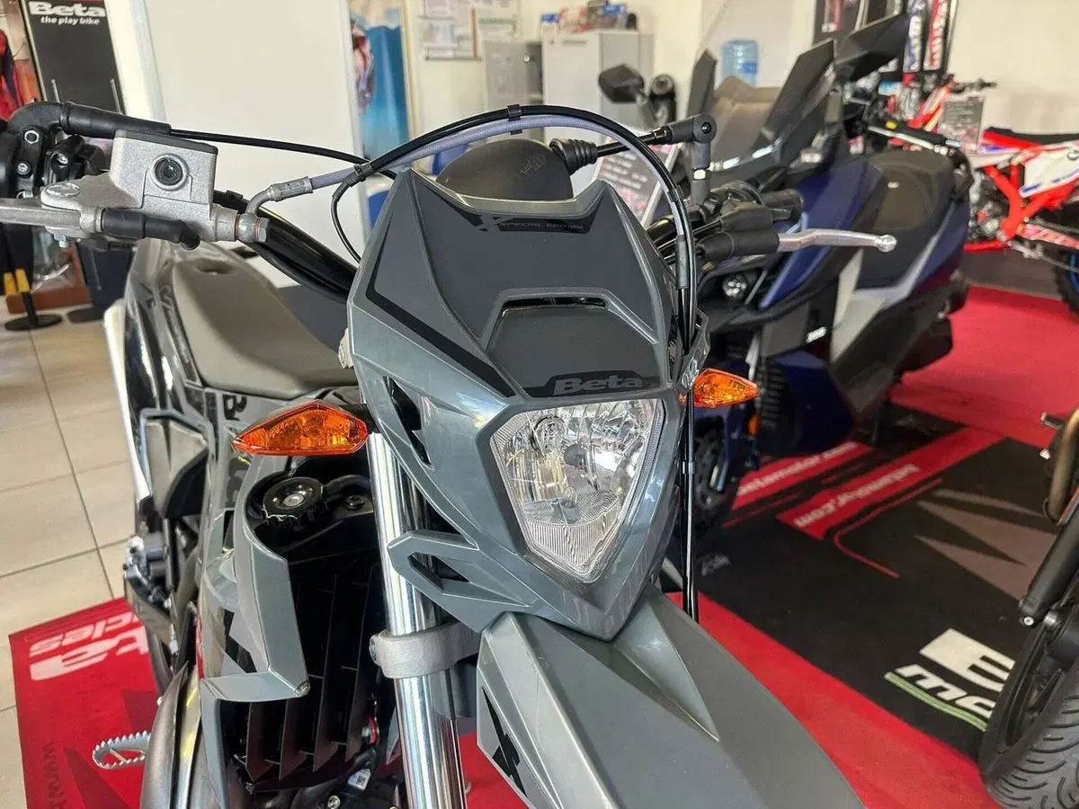 Betamotor RR 50 Motard - X Special Edition (2024 - 26) (9)
