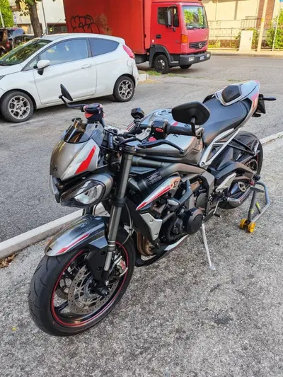 Triumph Street Triple RS (2020 - 22) usata