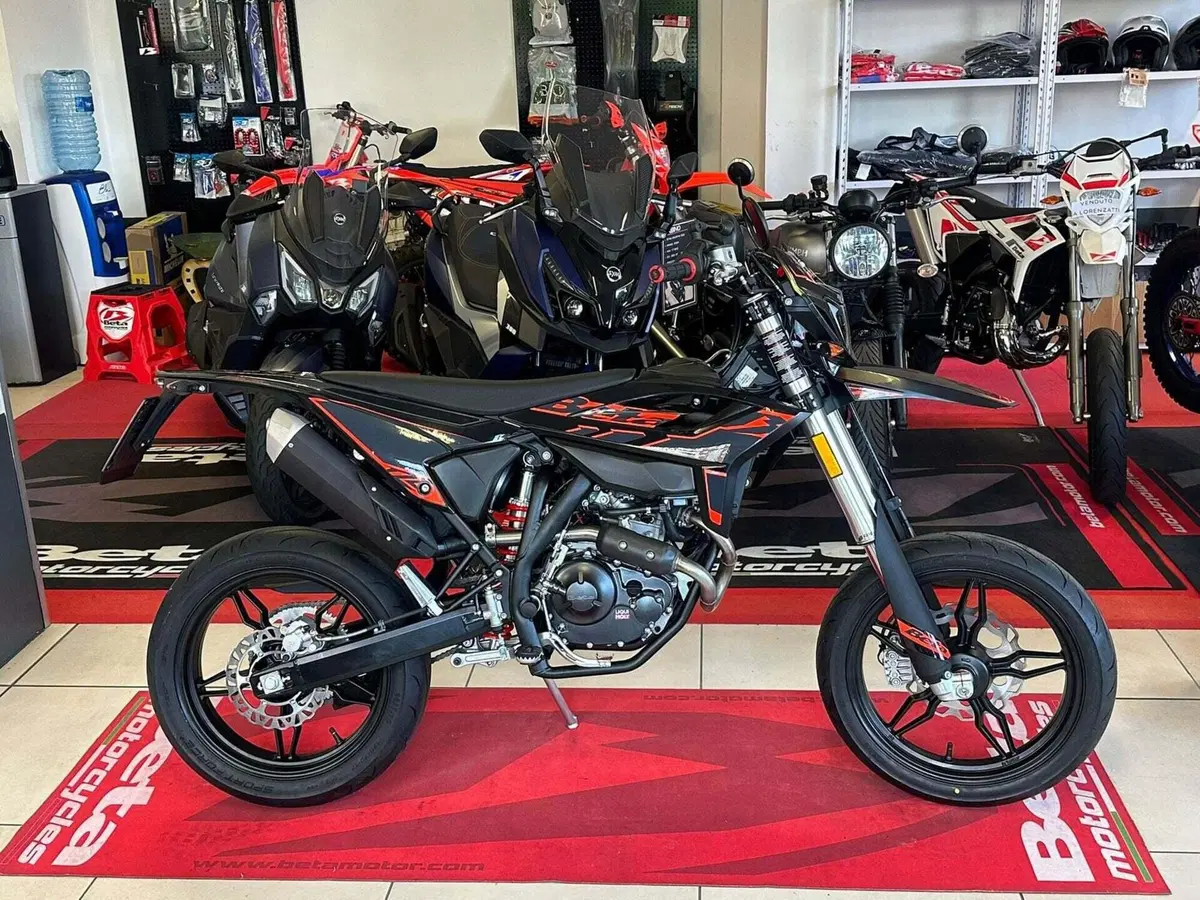 Betamotor RR 125 4T Motard T (2025 - 26) (2)